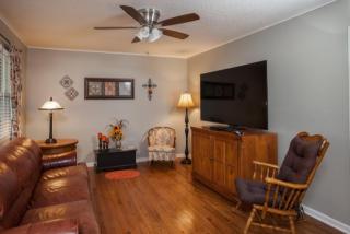 5516 70th St, Shawnee Mission KS  66208-2055 exterior