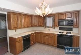 338 Brinkerhoff Ave, Palisades Park NJ  07650-4066 exterior