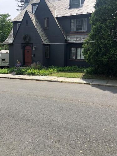 21 Linden Pl, Middletown NY  10940-4803 exterior