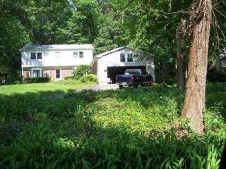 1957 Lawndale Dr, Valpo, IN 46383-6616