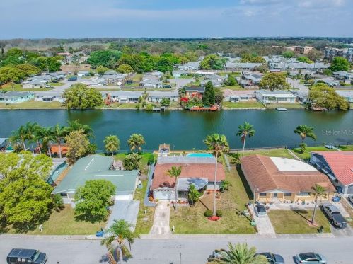 4133 Star Island Dr, Tarpon Springs, FL 34691-3464