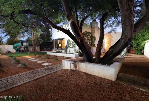 2122 Adams St, Tucson, AZ 85719-4303