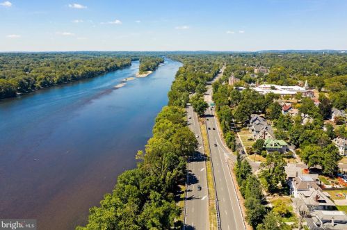 848 Riverside Ave, Trenton NJ 08618-5318 exterior