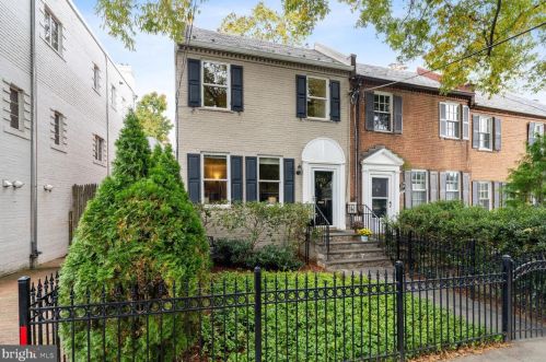 2459 Tunlaw Rd, Washington, DC 20007-1819
