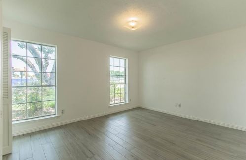 1309 Melrose Dr, Richardson TX  75080-3739 exterior