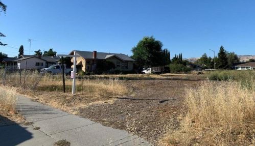 2492 Mclaughlin Ave, San Jose, CA 95121-2745