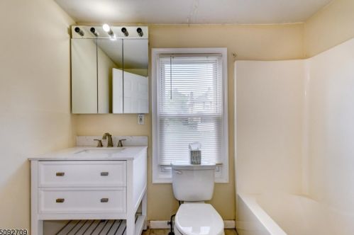 12 4th St, Wantage NJ  07461-2512 exterior