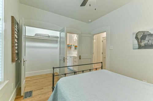 1408 26 St, Galveston TX 77550-7815 exterior