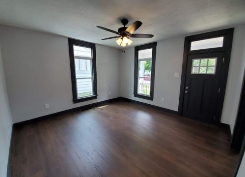 523 Paint St, Washington Ch, OH 43160-1417