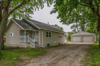 201 7th Ave, Ivy, IA 50009-1629