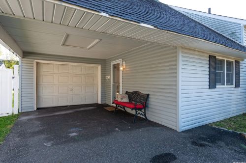 35 March Ln, Westbury, NY 11590-6301