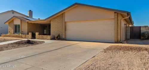 4614 Lindner Dr, Glendale, AZ 85308-3433