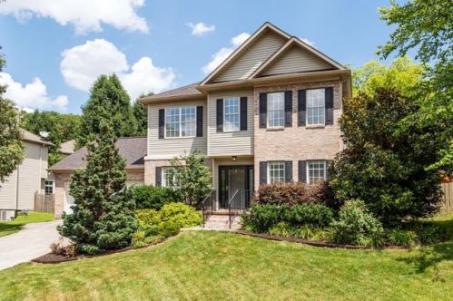 2132 Willow Creek Ln, Knoxville, TN 37909-1090