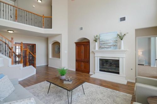 5216 Water Oak Dr, Lewisville TX  75028-1099 exterior