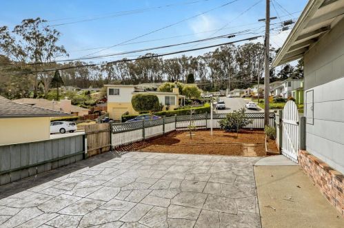 654 Larchmont Dr, Daly City, CA 94015-3604