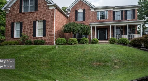 805 Tremont Dr, Downingtown, PA 19335-4131