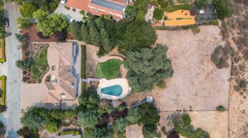 18660 Castle Lake Dr, Morgan Hill CA  95037-9472 exterior
