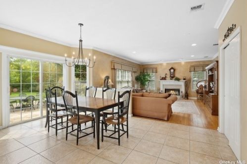 81 Stoothoff Rd, Elwood NY  11731-3917 exterior