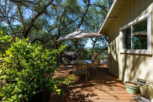 18645 Maple Leaf Ct, Middletown CA  95467-8528 exterior