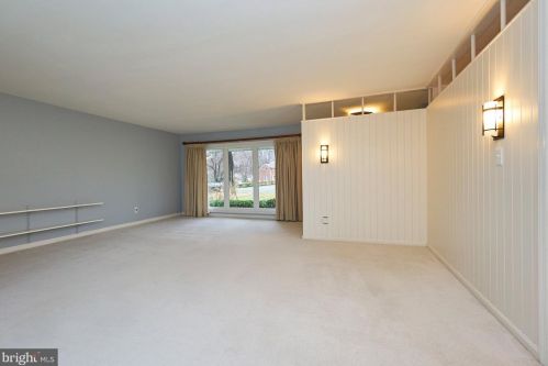 7317 Pinewood St, Falls Church VA  22046-2725 exterior
