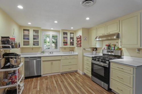 2321 Southridge Dr, Modesto CA  95350-0119 exterior