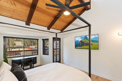 1125 Big Bear Blvd, Big Bear City CA  92314-9277 exterior