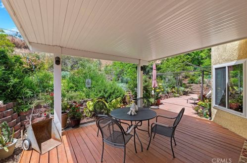 5807 Greens Dr, Riverside CA  92509-7327 exterior