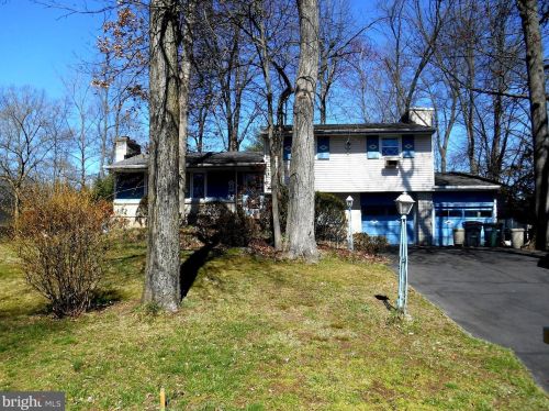 61 Heron Rd, Southampton, PA 18966-2019