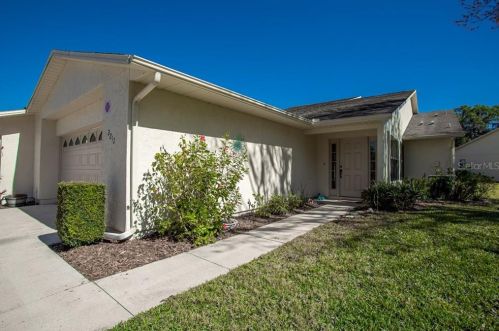 2212 Cypress Cove Dr, Tavares, FL 32778-2000