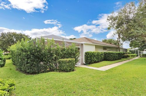 10104 Chapman Oak Ct, West Palm Beach, FL 33410-3276