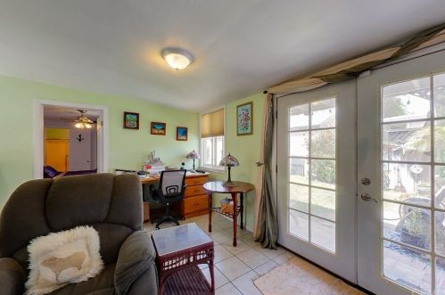 4333 Falcon Ave, Long Beach CA 90807-2503 exterior