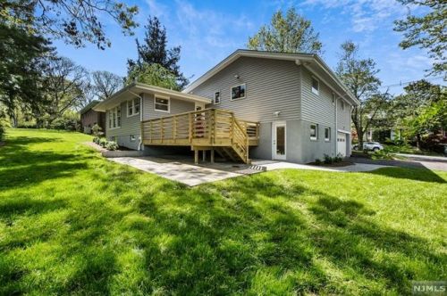187 Charlotte Pl, Englewood, NJ 07632-1615