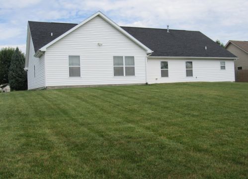335 Mallard Ct, Brookville, OH 45309-4613