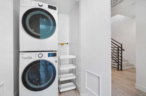 15307 Lemay St, Van Nuys CA 91406-5400 exterior