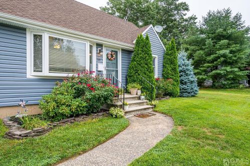 53 Stratford Rd, East Brunswick NJ  08816-2019 exterior