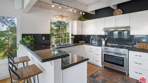 20675 Medley Ln, Topanga, CA 90290-3321