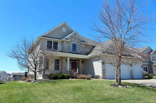 5868 California Dr, Panarama Park, IA 52722-7254