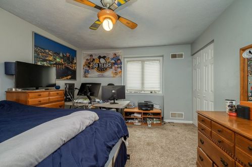 5393 Peach Dr, Gibsonia PA  15044-9541 exterior