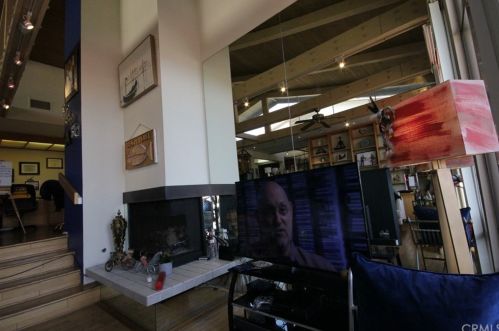 9325 Marina Pacifica Dr, Long Beach CA 90803-7004 exterior