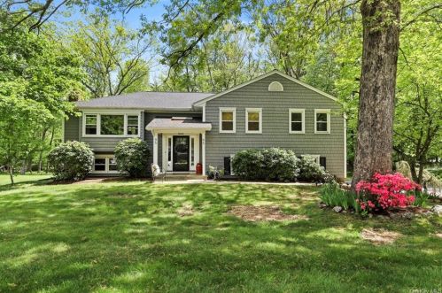 95 Stonewall Ct, Yorktown Hgts, NY 10598-1819