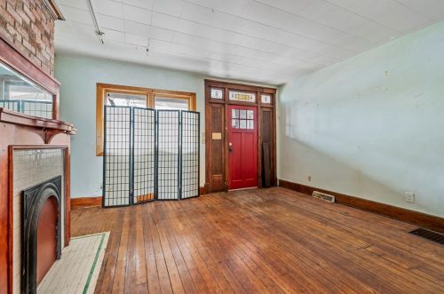2305 Patterson St, Pittsburgh, PA 15203-2720