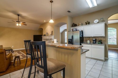 1517 Shadywood Ln, Lewisville TX  75028-4294 exterior