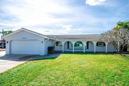 6302 Wisteria Ln, Ruskin, FL 33572-2330