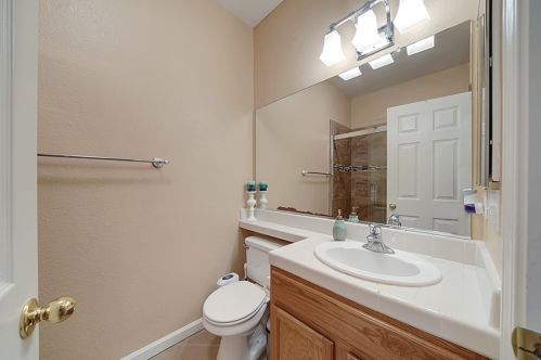 530 Vina Ct, Livingston CA  95334-9111 exterior
