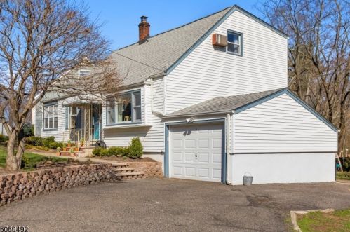 56 Lynwood Rd, Verona NJ  07044-1717 exterior