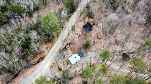 8 Cross Rd, New Hampton, NH 03256-4311