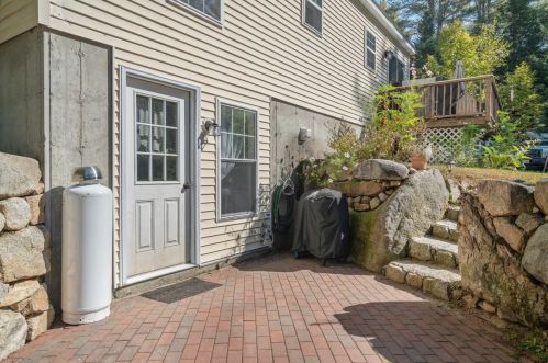 87 Garney Rd, Wakefield NH  03872-7400 exterior