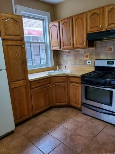 1762 Edenwald Ave, Bronx NY  10466-2213 exterior