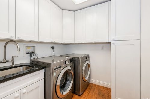 1045 Channel Dr, Hewlett NY  11557-2616 exterior