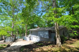 1049 Pioneer Cir, Friendsville, TN 37737-2023